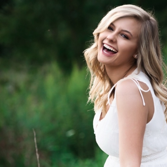 Meet your Posher, Julia - Picture 1 of 1